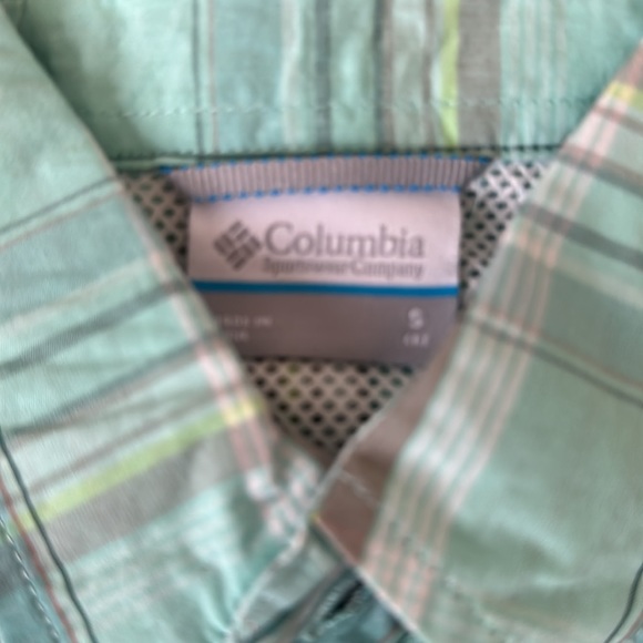 Columbia Button Fishing Shirt - Picture 2 of 2